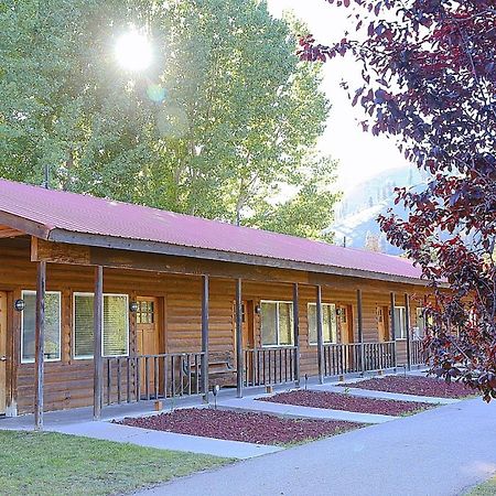 Southfork Lodge - Riverside Inn Lowman Екстериор снимка