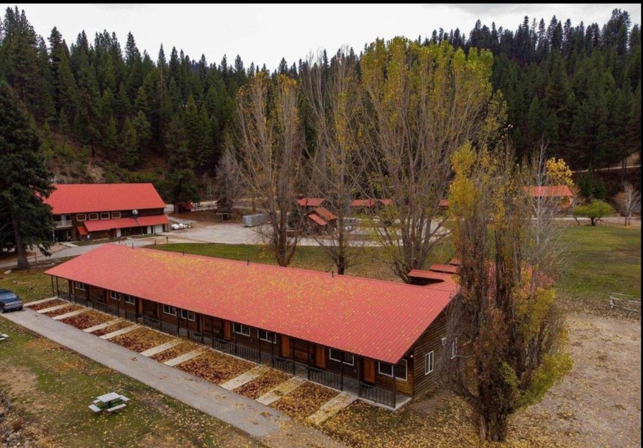 Southfork Lodge - Riverside Inn Lowman Екстериор снимка