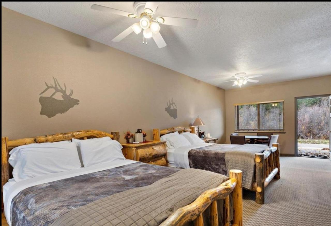 Southfork Lodge - Riverside Inn Lowman Екстериор снимка
