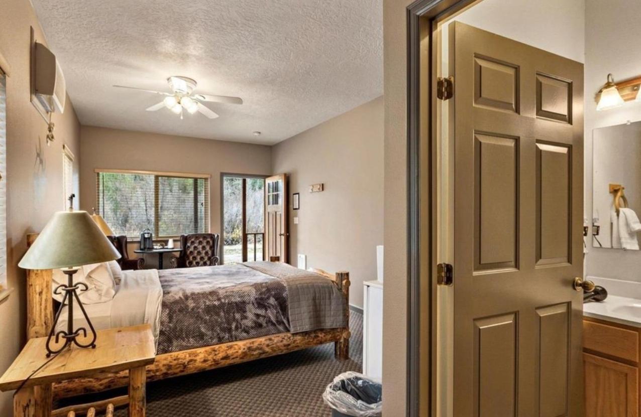 Southfork Lodge - Riverside Inn Lowman Екстериор снимка