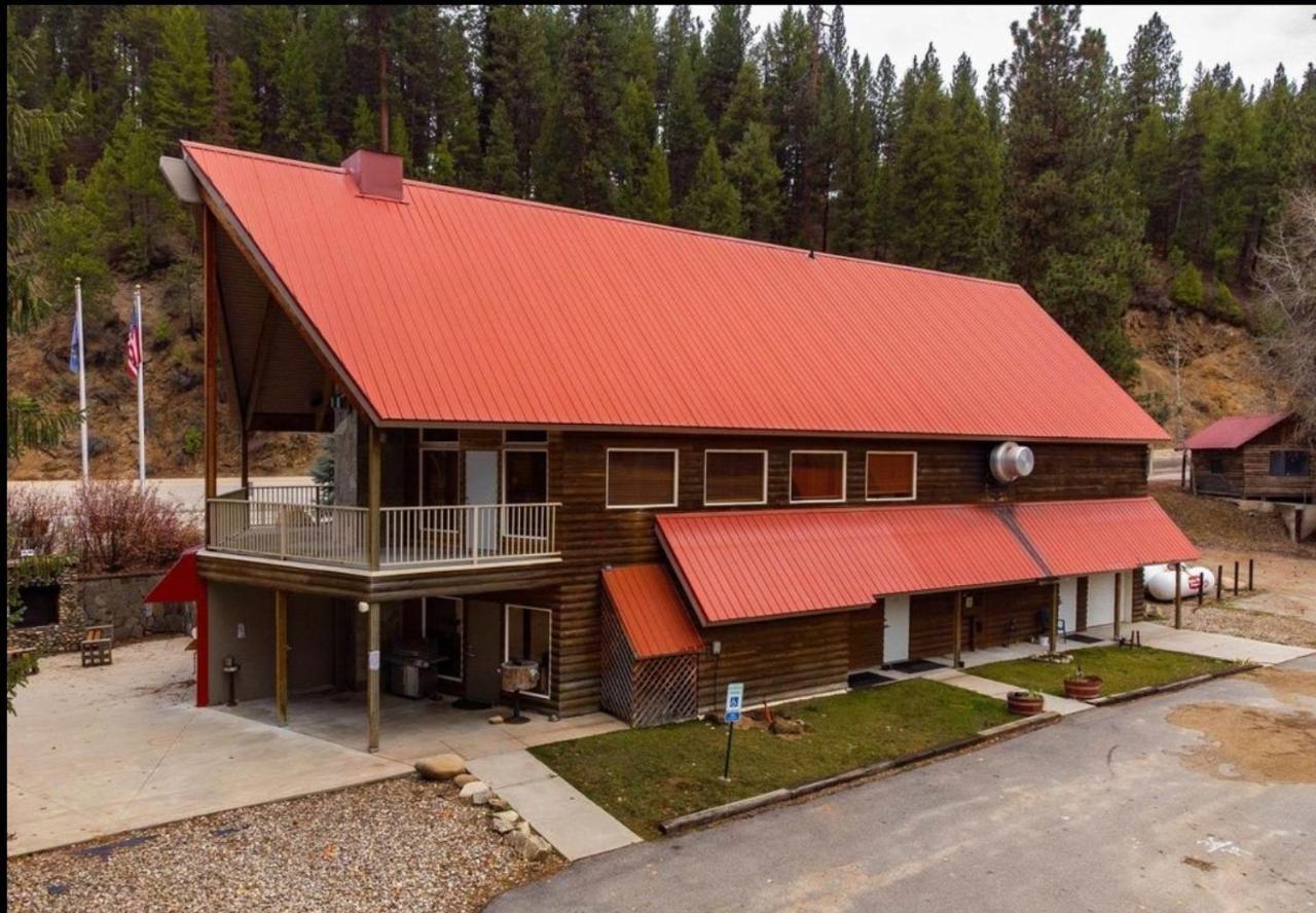 Southfork Lodge - Riverside Inn Lowman Екстериор снимка
