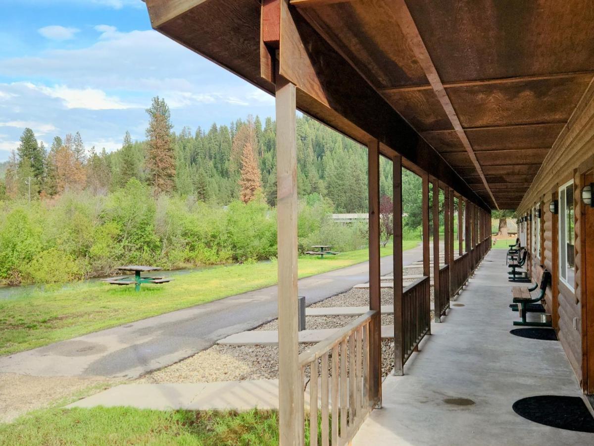 Southfork Lodge - Riverside Inn Lowman Екстериор снимка
