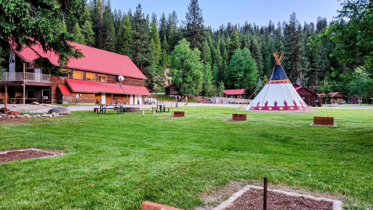 Southfork Lodge - Riverside Inn Lowman Екстериор снимка